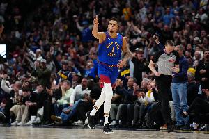 太铁！小波特系列赛4场失利一共只得19分 其中三分22投仅中2