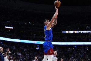 没啥用！小迈克尔-波特次轮场均7.4分5.3板 三分合计36投9中