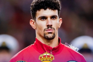 记者：本菲卡后卫阿劳霍在巴黎引援名单中，红军&蓝军也有意争夺