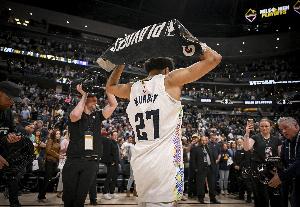 4年2.08亿️贾马尔-穆雷新合同下赛季开始执行 起薪约4640万