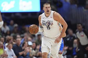 被防得很难受！约基奇打满第三节 但仅获得一次三分出手机会