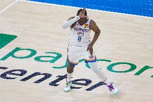 杰伦威：感觉和掘金的系列赛打了很久 和另外一个球队交手很有趣