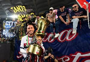 记者：加拉塔萨雷有意免签卡拉布里亚，博洛尼亚考虑提供续约合同