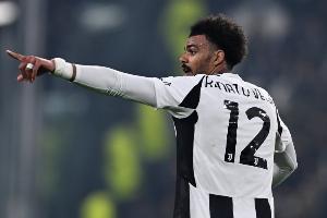 都体：尤文在商谈续租＋强制买断维加，切尔西还推荐了恩昆库