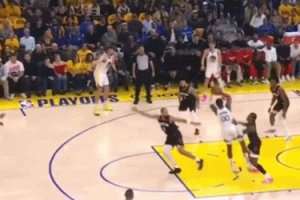 西决强度不如首轮？狄龙撞翻库里没哨 SGA空气摔却有哨