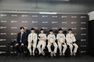 iG赛后群访 教练：全局BP的BO5比粉丝想的还难 我们队伍在进步