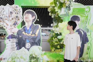 Doinb回顾LPL出道10周年：无缘S8很遗憾，S9夺冠是我生涯最好回忆