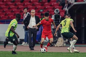 媒体人：国足人选关键在怎么用，伊万上期使用王钰栋塞鸟非常保守