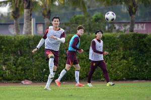 北青体育谈国足名单：相比上期33人减容，侯永永蒋圣龙等10人落选