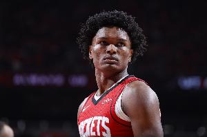 比肩名宿！阿门-汤普森成火箭队史第五位入选最佳防守一阵的球员