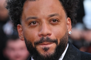 马塞洛晒照：参加戛纳电影节走红毯