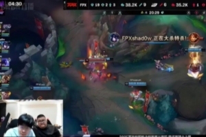 大黄看Aki猴子阵亡 晴天：想笑就笑吧嘴角压不住了 A血馒头好吃吗