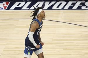 比MVP多1分香农15分大幅刷新个人纪录 富有冲击力4分钟砍9分