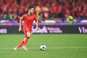 足球报：相较442塞鸟更适合4231的前腰 杨明洋或带来战术变化