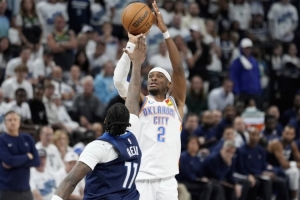 雷霆三杰巅峰之战，华兹却没跟上群狼