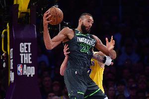 老生常谈！夏普：湖人的问题在于缺内线 戈贝尔都打成奥尼尔了