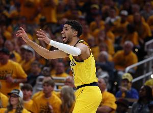 怎么吹？步行者全场得分有超过一半直接或间接来自哈利伯顿