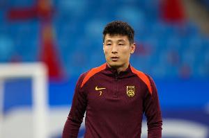 跟队记者：武磊初步回归赛场不理想，后续不排除制定其他治疗方案