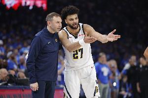 阿德尔曼谈球员发展：信心源自信任 我们要在夏天找到这种信任感