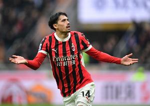 隆戈：曼城尚未报价赖因德斯，米兰收到无法拒绝报价才会放人