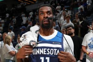 梦游！里德打了11分钟4个失误与兰德尔一起笑傲全场