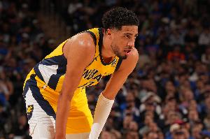 哈利伯顿：我们是一支打不垮的球队 现在完全没必要恐慌