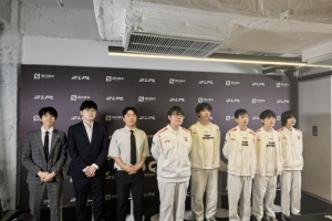 TES赛后群访 教练:今天大家状态不好失误多 一起努力准备后天比赛