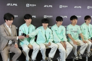 iG赛后群访 教练：大比分输掉很惋惜和可惜 会针对不足之处去调整