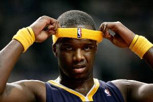 小奥：奥尼尔不是我父亲的姓 是我自己编的 我只是他33个孩子之一