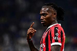 米体：拜仁确实有意莱奥，但米兰尚未收到任何报价