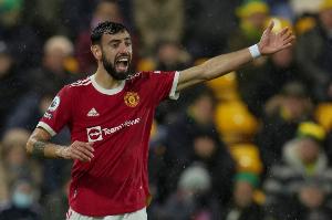 天空体育：利雅得新月尚未报价B费，曼联无意出售&阿莫林想留住他