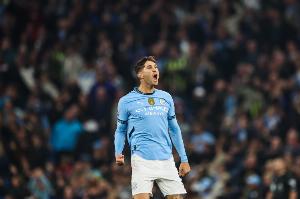 镜报：埃弗顿有意签回斯通斯，该球员和曼城的合同还剩一年