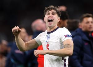 官方：斯通斯将随英格兰队进行恢复