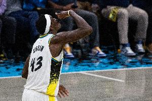 特纳：西亚卡姆经历过巅峰也熬过低谷 他的经验是无价的