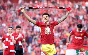 记者：利物浦没有考虑对迪亚斯的报价，若未达成续约将愿意出售