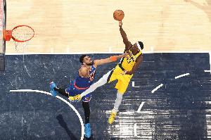 西卡：我们拥有能夺冠的一切因素 而且我们打得很团结