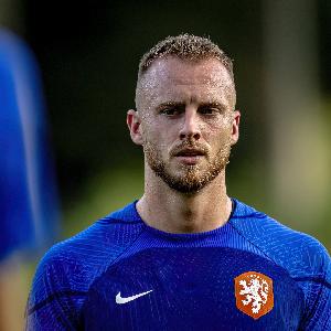 德天空：滕哈赫同意引进弗莱肯，球员今天接受勒沃库森体检