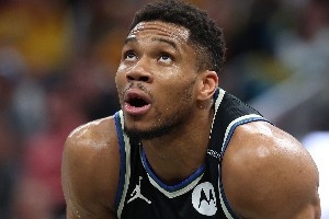 字母哥下家赔率：留雄鹿居首 马刺第二 火箭第三