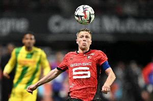 记者：伯恩茅斯报价雷恩左后卫特鲁弗特以替代科尔克兹，但遭拒