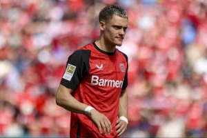 内维尔：维尔茨真贵啊但斯洛特配得上，他等了一年才签一名球员