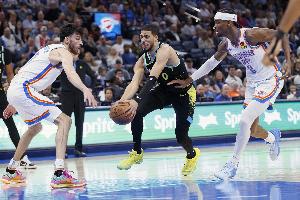 名记：3D球员已经过时了 场上每个人都要能投能防能运能传