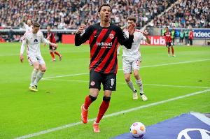 德天空：切尔西正努力与埃基蒂克达成口头协议 法鹰仍要价1亿欧