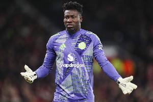 前曼联门将：奥纳纳或许换个环境能好点，曼联能买大马丁就赶紧吧