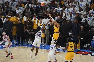 坚韧！逆转之王步行者抗压47分59秒 雷霆撤双塔摆五小自毁长城？