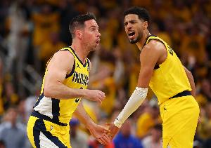 麦康纳：哈利一直在关键时刻上演精彩表现 球在他手你会很安心