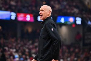 习惯了！卡莱尔：赛后我们情绪很平稳 没怎么庆祝