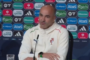 马丁内斯：获胜的球队该拿金球，那么维蒂尼亚和法比安也应被考虑