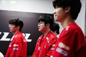 恭喜WE！WE成为首支进入季后赛前四且常规赛负战绩的队伍