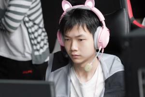 5场比赛有亮点吗？Creme对位遭完爆 前期英雄没节奏 后期英雄不发育