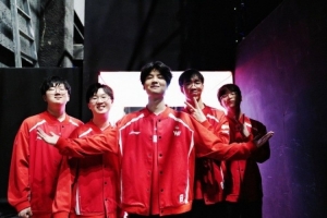 姿态看WE小龙团大获全胜：恭喜WE！WE王朝真来了 先斩JDG再斩TES